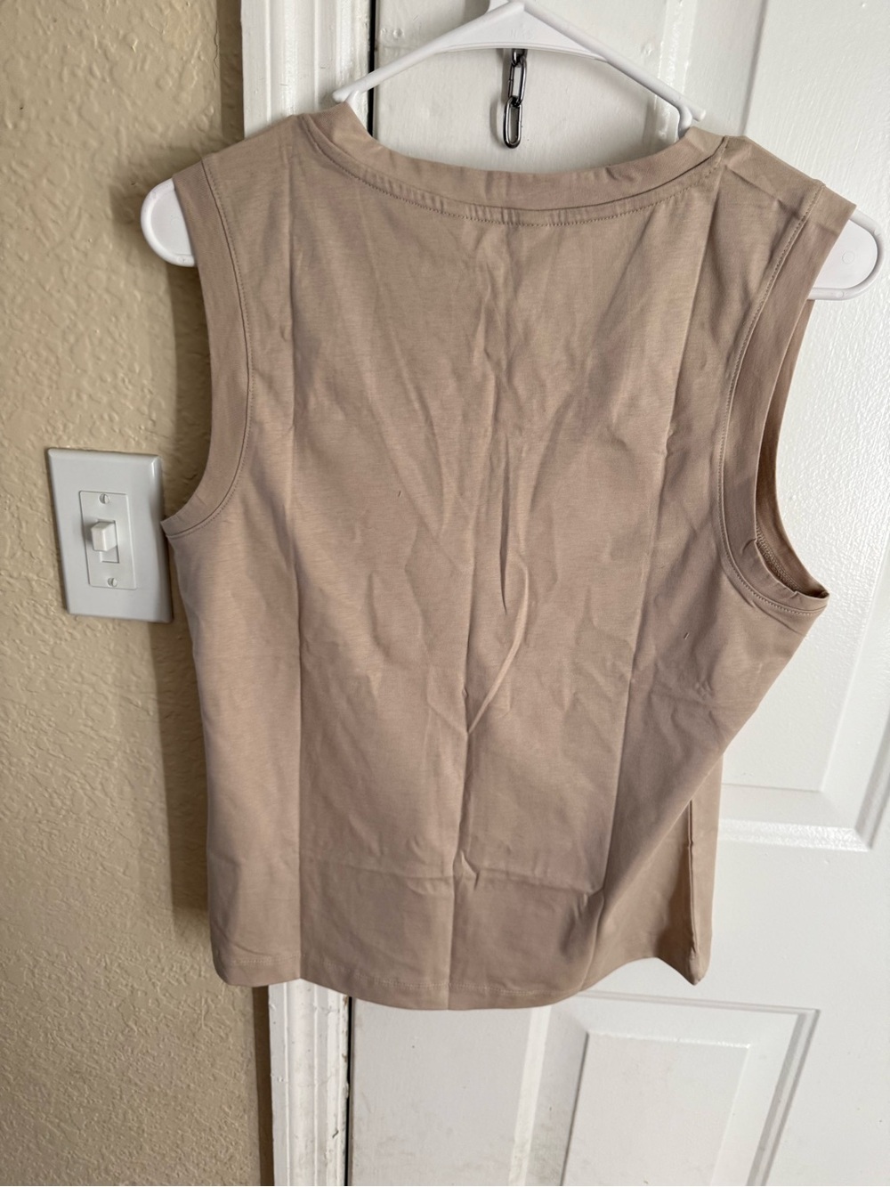 Banana Republic Sleeveless V-Neck Tank Top in Taupe Beige - Picture 2 of 3